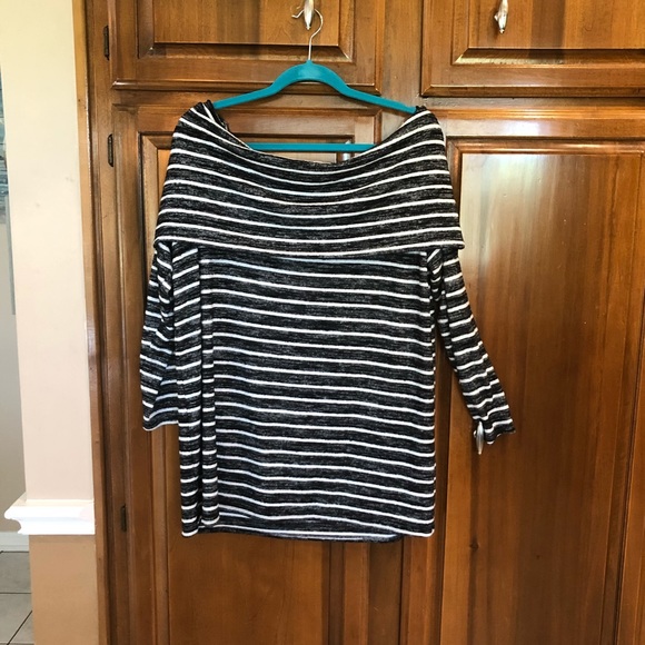 🌞GIFTED🔥Soft and warm black and white sweater - Picture 2 of 4